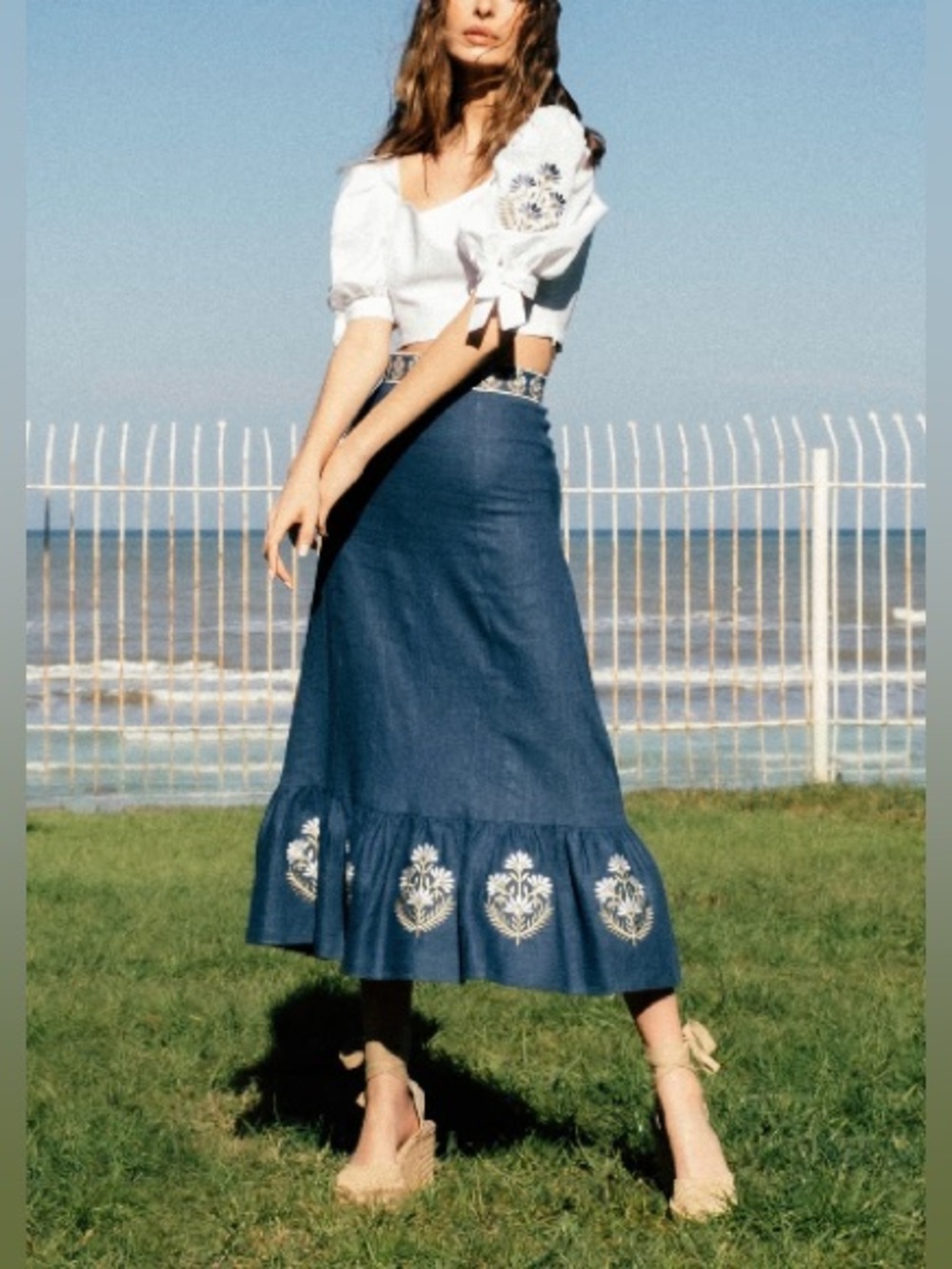 NEW ROSEWATER HOUSE
AYAN SKIRT IN BLUE SZ: LARGE Linen and Silk
$425